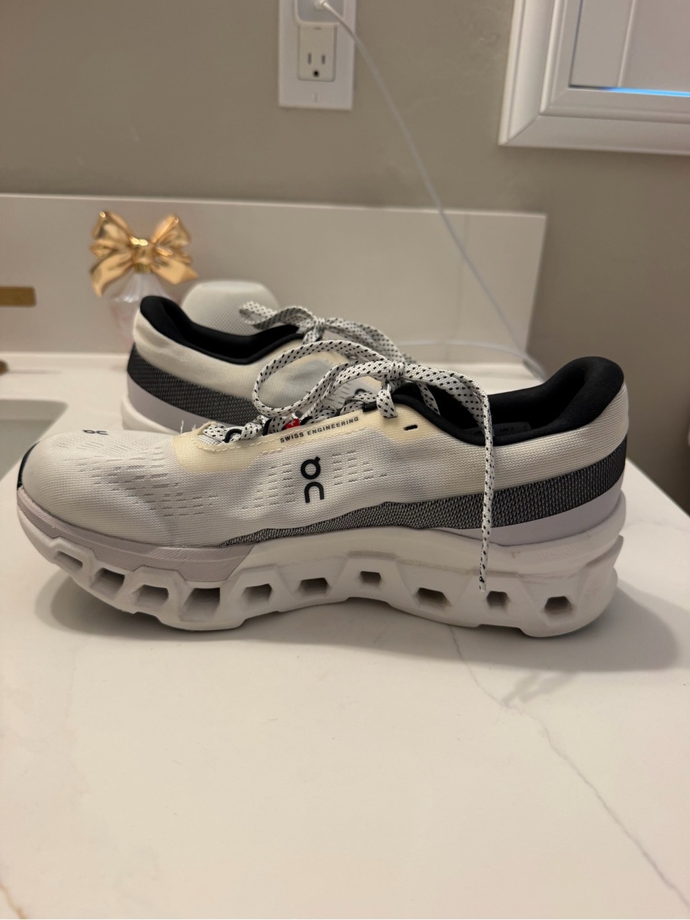 On Cloudmonster White Black Running Shoes Women’s Size 9 EU 40.5 - Picture 5 of 7